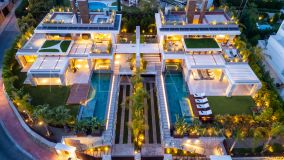 Villa en venta en Nueva Andalucia, Marbella