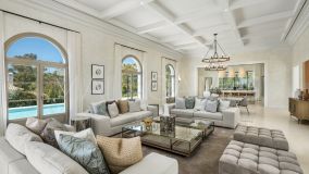Villa en venta en Nueva Andalucia, Marbella