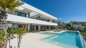 Villa for sale in La Alqueria, Benahavis