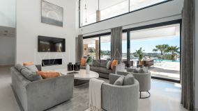 Villa for sale in La Alqueria, Benahavis