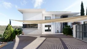 Villa for sale in Lomas de La Quinta, Benahavis