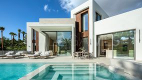 Villa for sale in Las Brisas, Nueva Andalucia