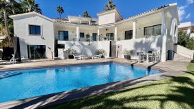 Villa for sale in Rio Real Golf, Marbella Est