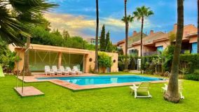 Doppelhaushälfte zu verkaufen in Los Naranjos, Nueva Andalucia