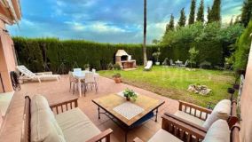 Doppelhaushälfte zu verkaufen in Los Naranjos, Nueva Andalucia