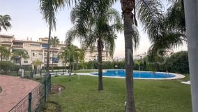 Markplanslägenhet for sale in Altos del Rodeo, Nueva Andalucia