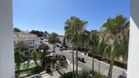 Luminoso Apartamento de un Dormitorio Totalmente Reformado en Nueva Andalucia.