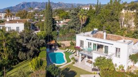 Villa for sale in El Rosario, Marbella East