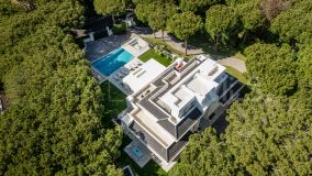 Villa for sale in Hacienda las Chapas, Marbella Öst