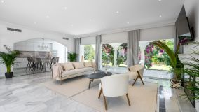 Villa for sale in Carib Playa, Marbella Öst