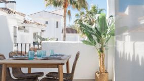 Apartment for sale in Los Naranjos, Nueva Andalucia