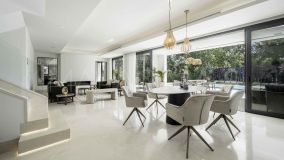 Villa for sale in El Campanario, Estepona Öst