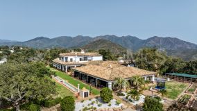 Finca for sale in La Mairena, Marbella East