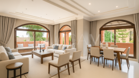 Ático en venta en Alhambra del Golf, Estepona Este