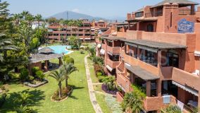 Penthouse for sale in Alhambra del Golf, Estepona East