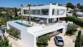 Villa for sale in La Quinta, Benahavis