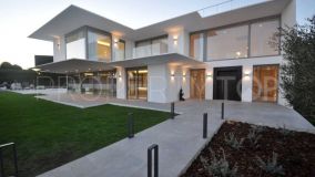 Villa for sale in La Reserva, 2,000,000 €