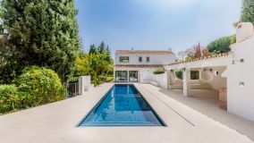Villa for sale in Benahavis