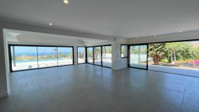 Villa en venta en Elviria, Marbella Este