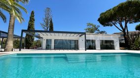 Villa en venta en Elviria, Marbella Este