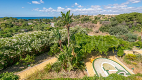 Finca for sale in Estepona East