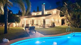 Villa for sale in Fuente del Espanto, Benahavis