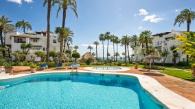 Markplanslägenhet for sale in Alcazaba Beach, Estepona Öst