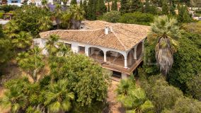 Villa for sale in Don Miguel, Marbella City