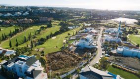 Parcela en venta en Los Flamingos Golf, Benahavis