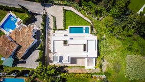 Villa for sale in El Paraiso, Estepona East