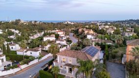 Villa en venta en Nueva Andalucia, Marbella