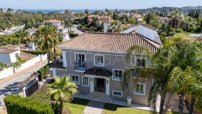 Villa en venta en Nueva Andalucia, Marbella