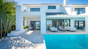 Villa for sale in Los Flamingos Golf, Benahavis