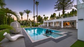 Villa en venta en Atalaya, Estepona Este