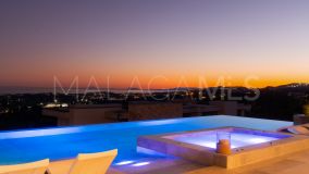 Villa for sale in El Herrojo, Benahavis
