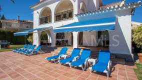 Villa en venta en Atalaya, Estepona Este