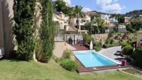 Villa for sale in Los Arqueros, Benahavis