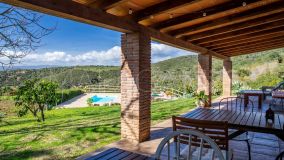Villa for sale in Casares