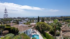 Villa en venta en Elviria, Marbella Este