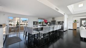 Zweistöckiges Penthouse zu verkaufen in Hacienda Elviria, Marbella Ost