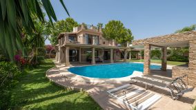 This private villa, situated in the heart of the prestigious Golden Mile, offers a rare combination of luxury and convenience