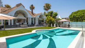 Villa for sale in Aloha, Nueva Andalucia