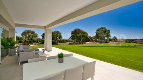 Frontline golf apartment in the luxury San Roque golf area / Sotogrande