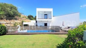 Villa contemporánea en Torreguadiaro con vistas panorámicas del mediterráneo