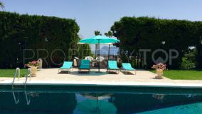 Buy 7 bedrooms villa in Algeciras