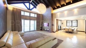 Se vende villa en Casares