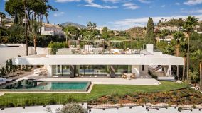 Villa for sale in Los Naranjos Golf, Nueva Andalucia