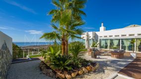 Villa for sale in Estepona