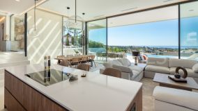 Villa for sale in Nueva Andalucia, Marbella