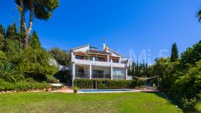 Villa for sale in El Rosario, Marbella Est